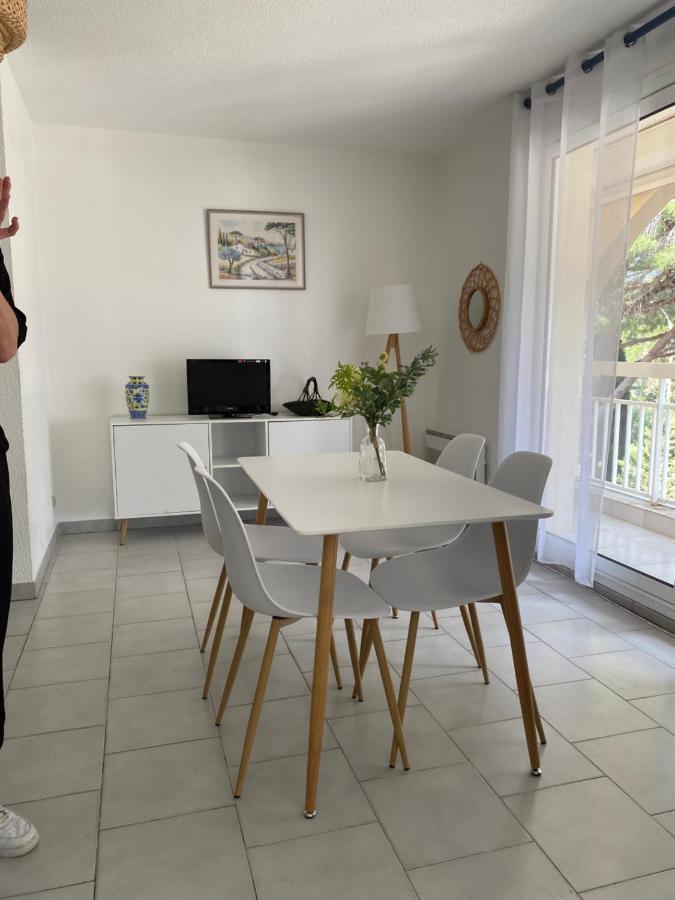 Superbe Appartement Cosy Vue Mer Pieds Dans L'Eau キャバレール・シュル・メール エクステリア 写真
