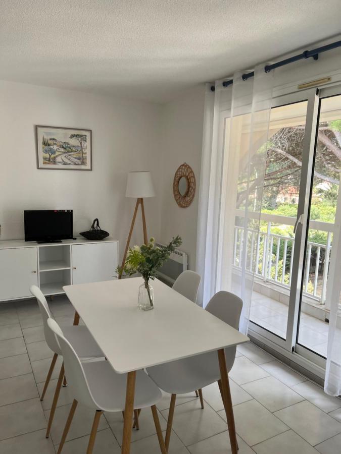 Superbe Appartement Cosy Vue Mer Pieds Dans L'Eau キャバレール・シュル・メール エクステリア 写真